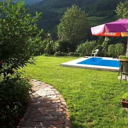 Holiday Kraljica Nyaraló