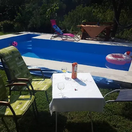 Holiday Kraljica Nyaraló